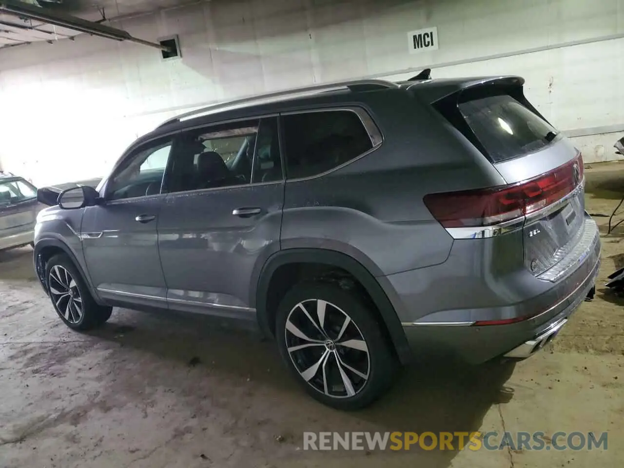 2 Photograph of a damaged car 1V2FR2CA2RC604658 VOLKSWAGEN ATLAS 2024