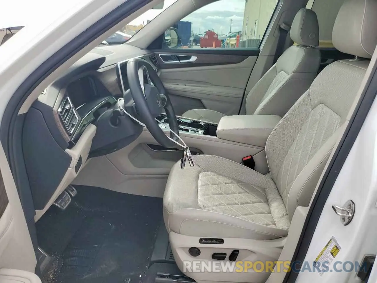 7 Photograph of a damaged car 1V2FR2CA3RC574070 VOLKSWAGEN ATLAS 2024