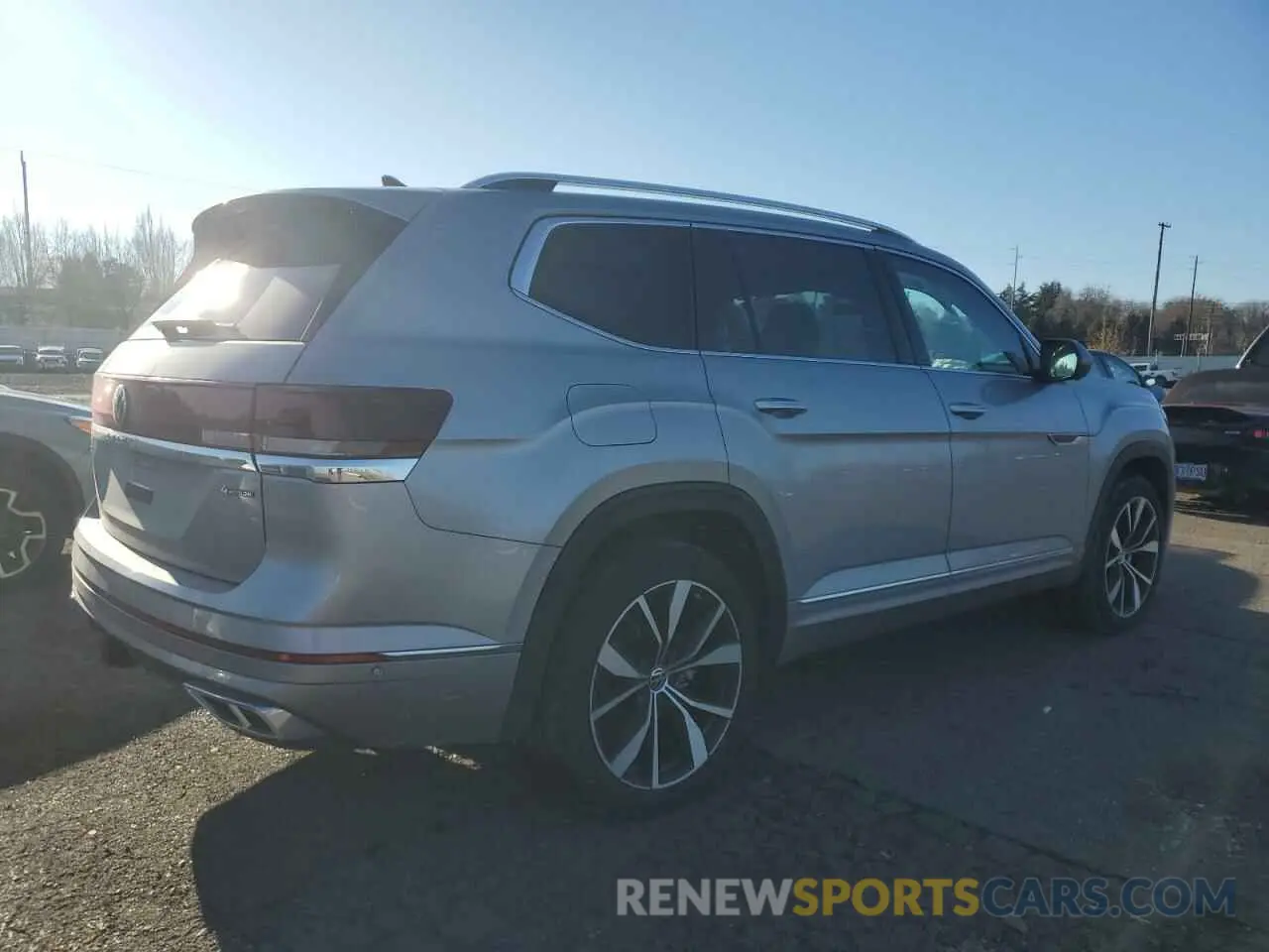3 Photograph of a damaged car 1V2FR2CA4RC507753 VOLKSWAGEN ATLAS 2024