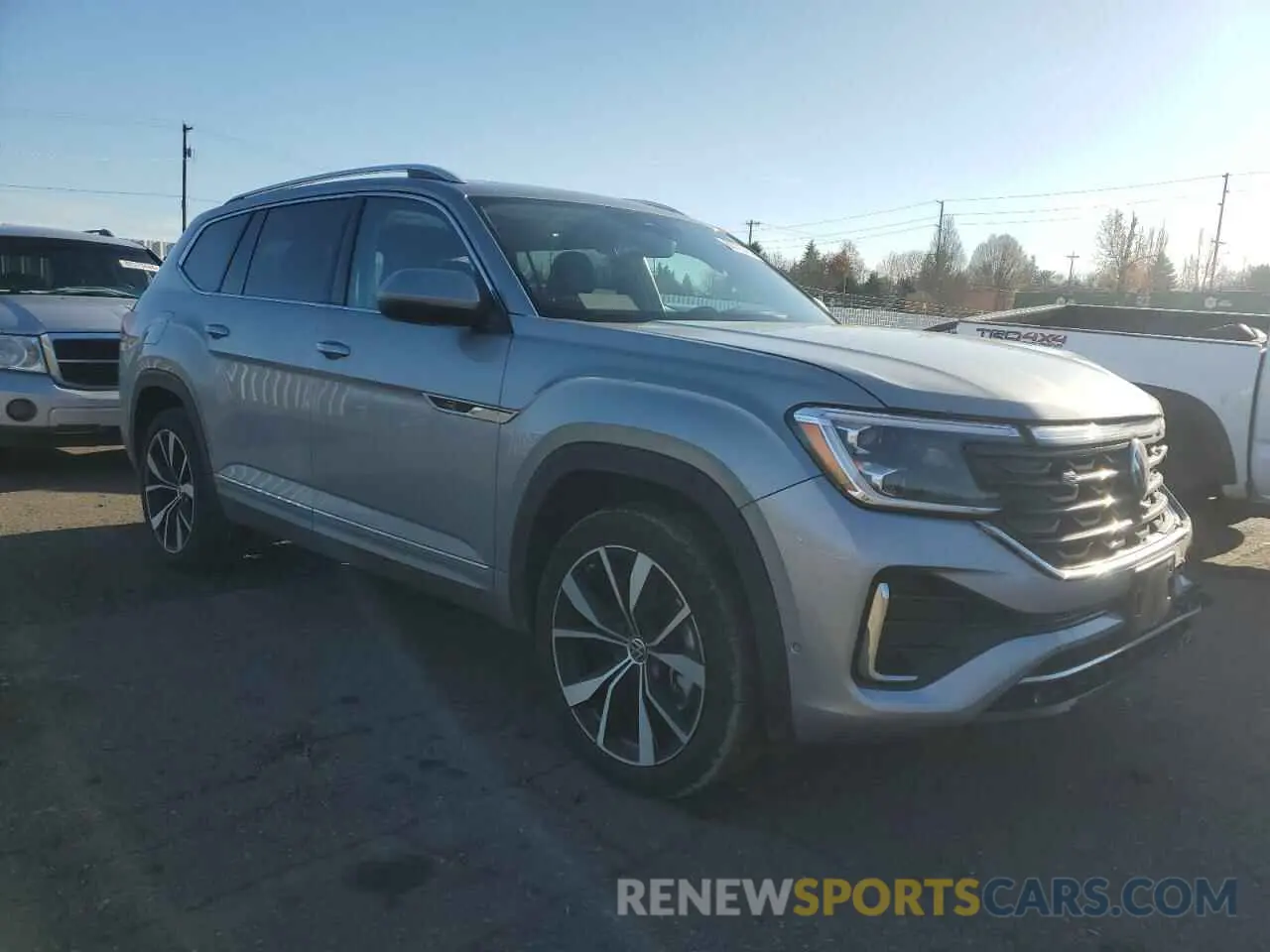4 Photograph of a damaged car 1V2FR2CA4RC507753 VOLKSWAGEN ATLAS 2024