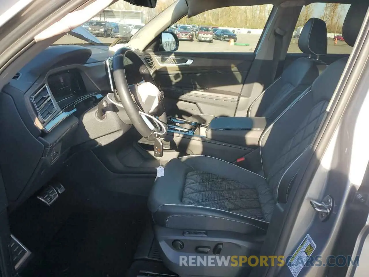 7 Photograph of a damaged car 1V2FR2CA4RC507753 VOLKSWAGEN ATLAS 2024