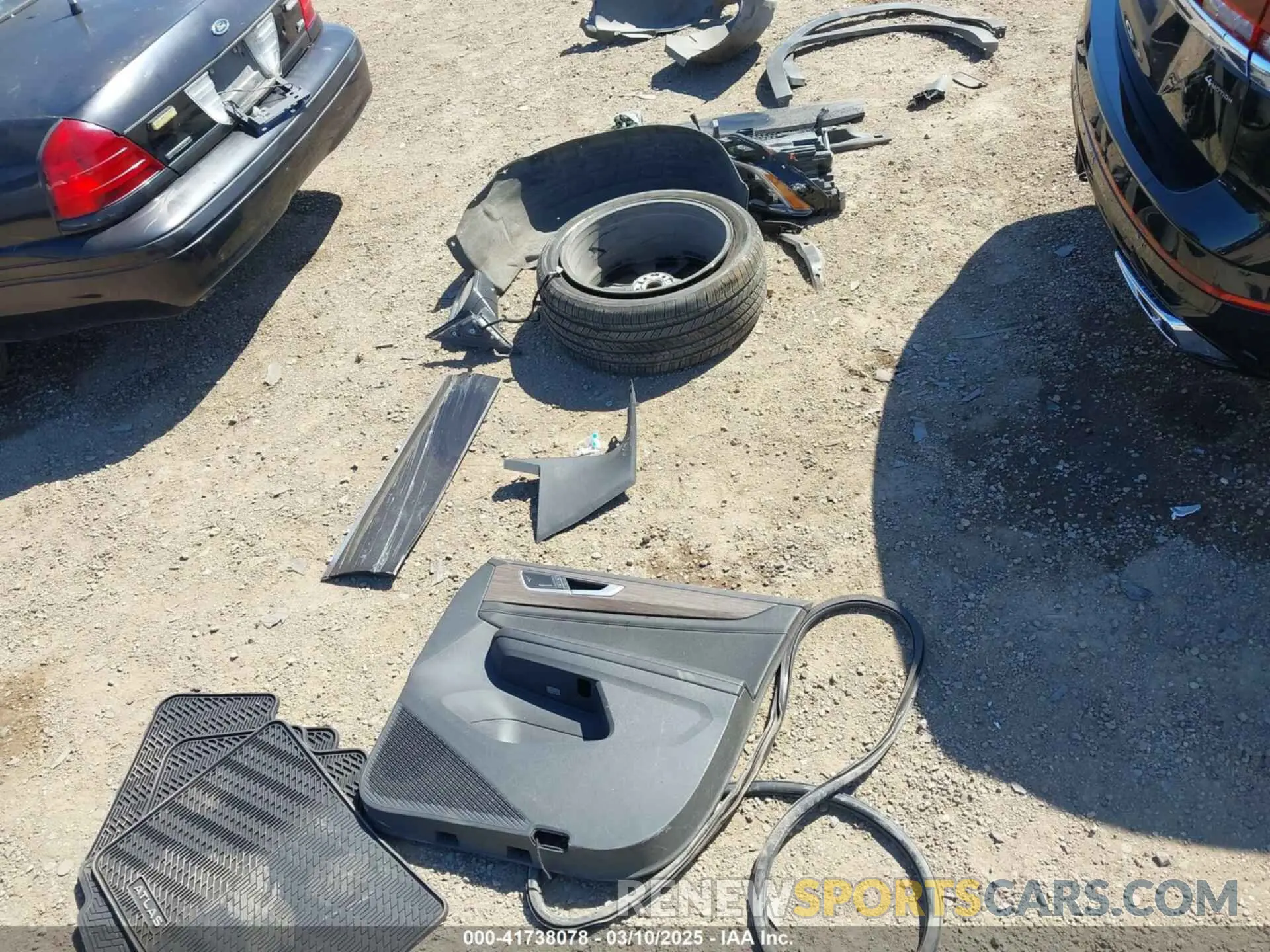 18 Photograph of a damaged car 1V2FR2CA6RC522304 VOLKSWAGEN ATLAS 2024