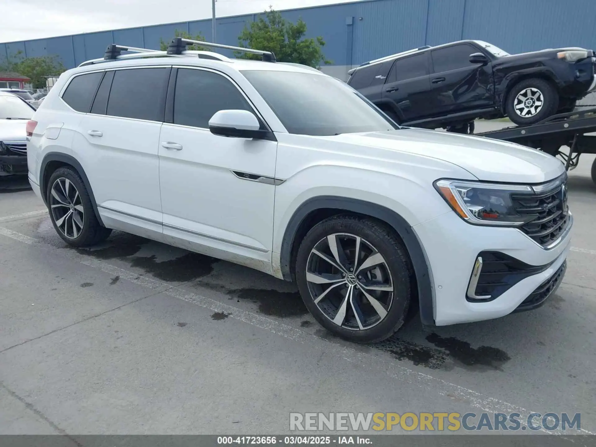 1 Photograph of a damaged car 1V2FR2CA6RC547798 VOLKSWAGEN ATLAS 2024