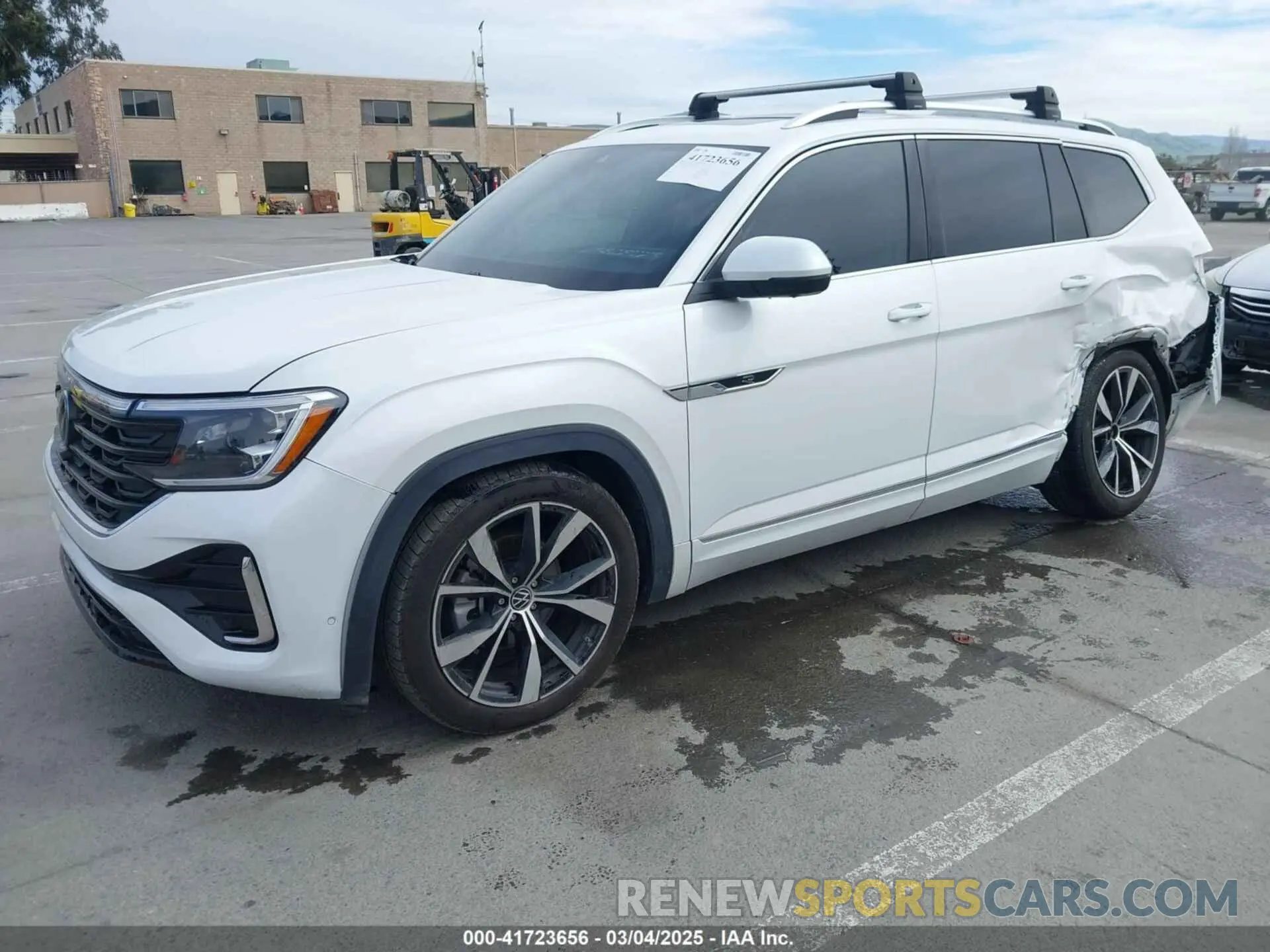 2 Photograph of a damaged car 1V2FR2CA6RC547798 VOLKSWAGEN ATLAS 2024