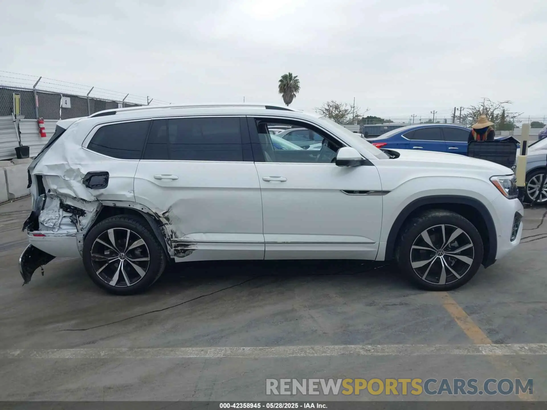 13 Photograph of a damaged car 1V2FR2CA7RC543176 VOLKSWAGEN ATLAS 2024