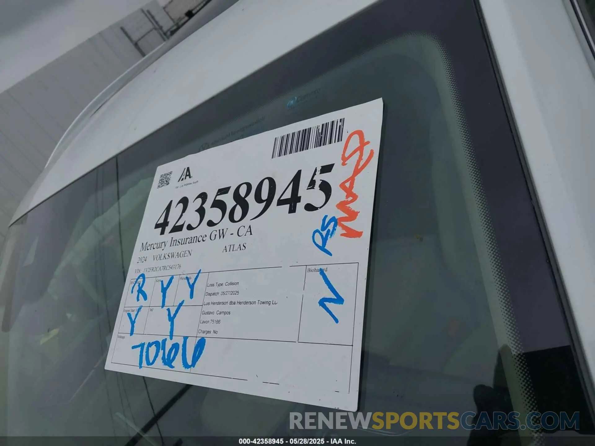 17 Photograph of a damaged car 1V2FR2CA7RC543176 VOLKSWAGEN ATLAS 2024