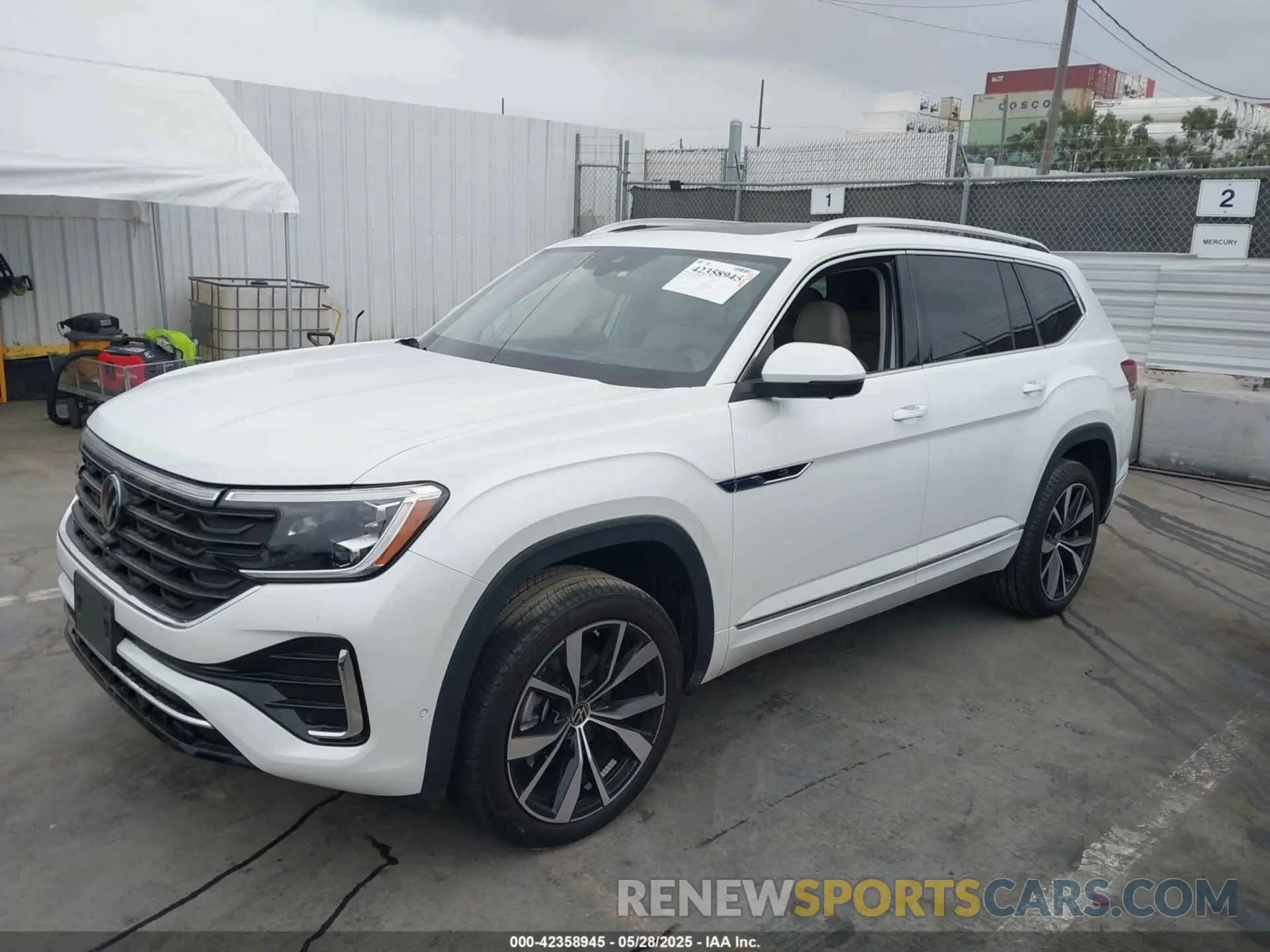 2 Photograph of a damaged car 1V2FR2CA7RC543176 VOLKSWAGEN ATLAS 2024