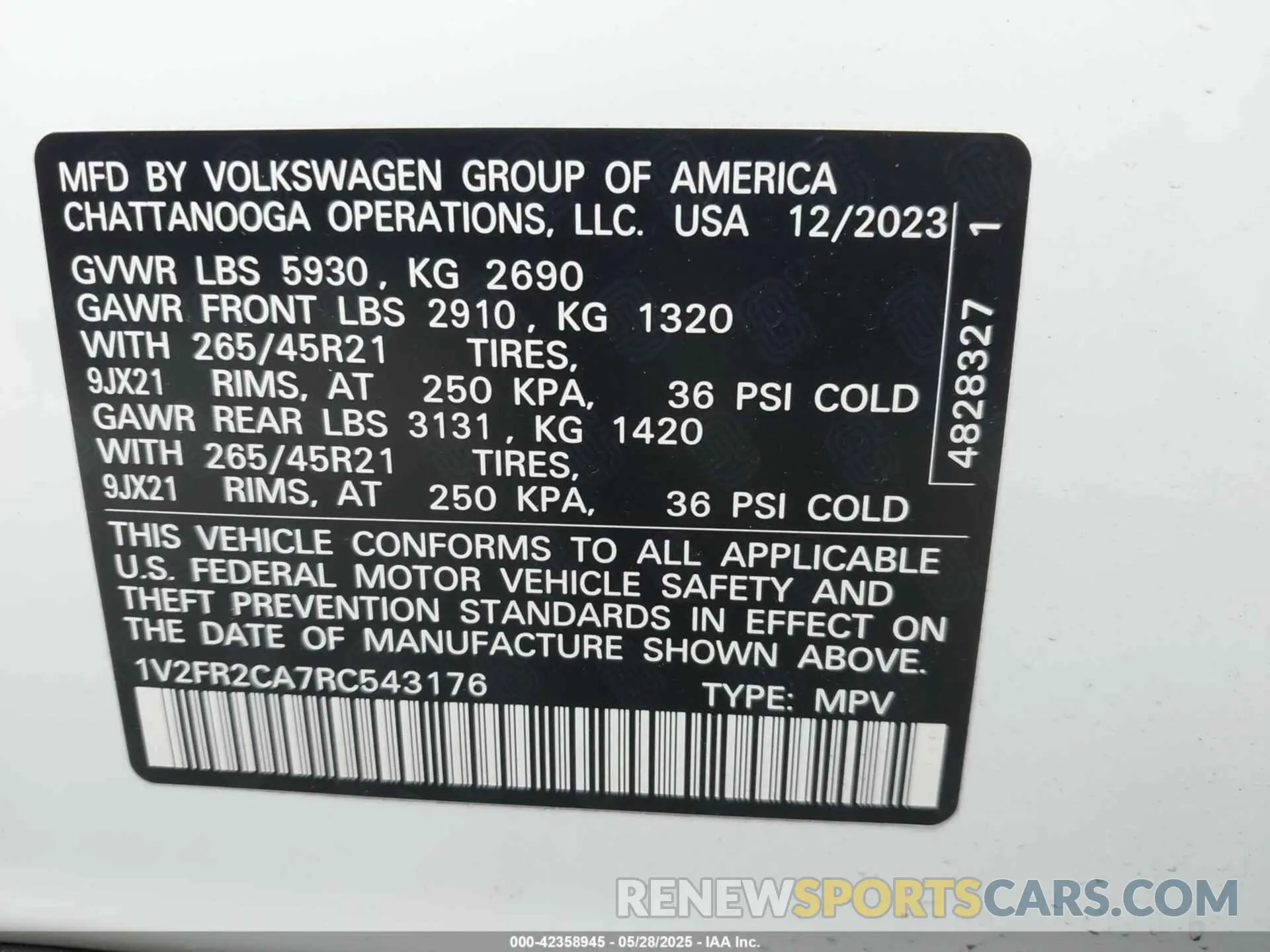 9 Photograph of a damaged car 1V2FR2CA7RC543176 VOLKSWAGEN ATLAS 2024