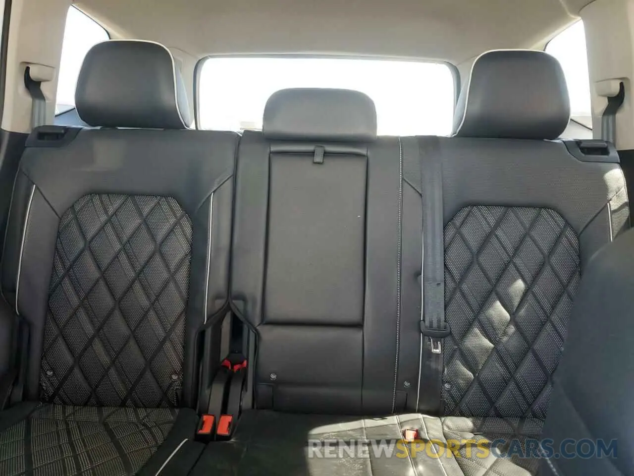 10 Photograph of a damaged car 1V2FR2CA8RC516391 VOLKSWAGEN ATLAS 2024