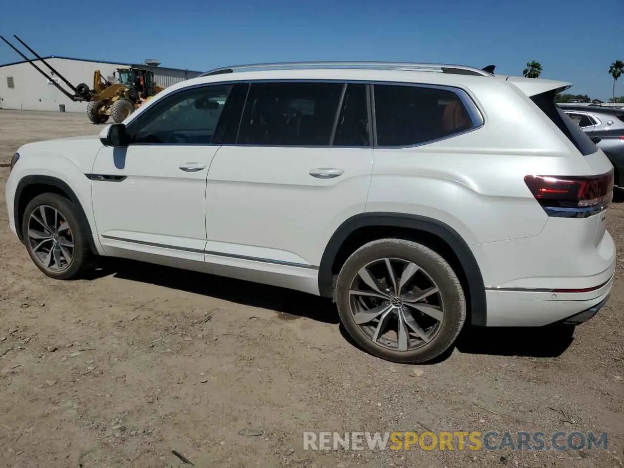 2 Photograph of a damaged car 1V2FR2CA8RC516391 VOLKSWAGEN ATLAS 2024