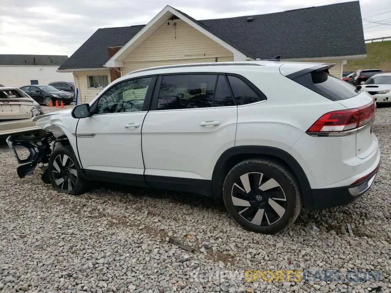2 Photograph of a damaged car 1V2HE2CA0RC249171 VOLKSWAGEN ATLAS 2024