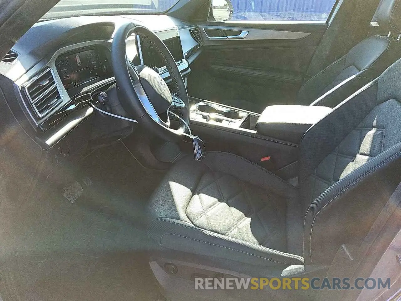 7 Photograph of a damaged car 1V2HE2CA3RC219047 VOLKSWAGEN ATLAS 2024