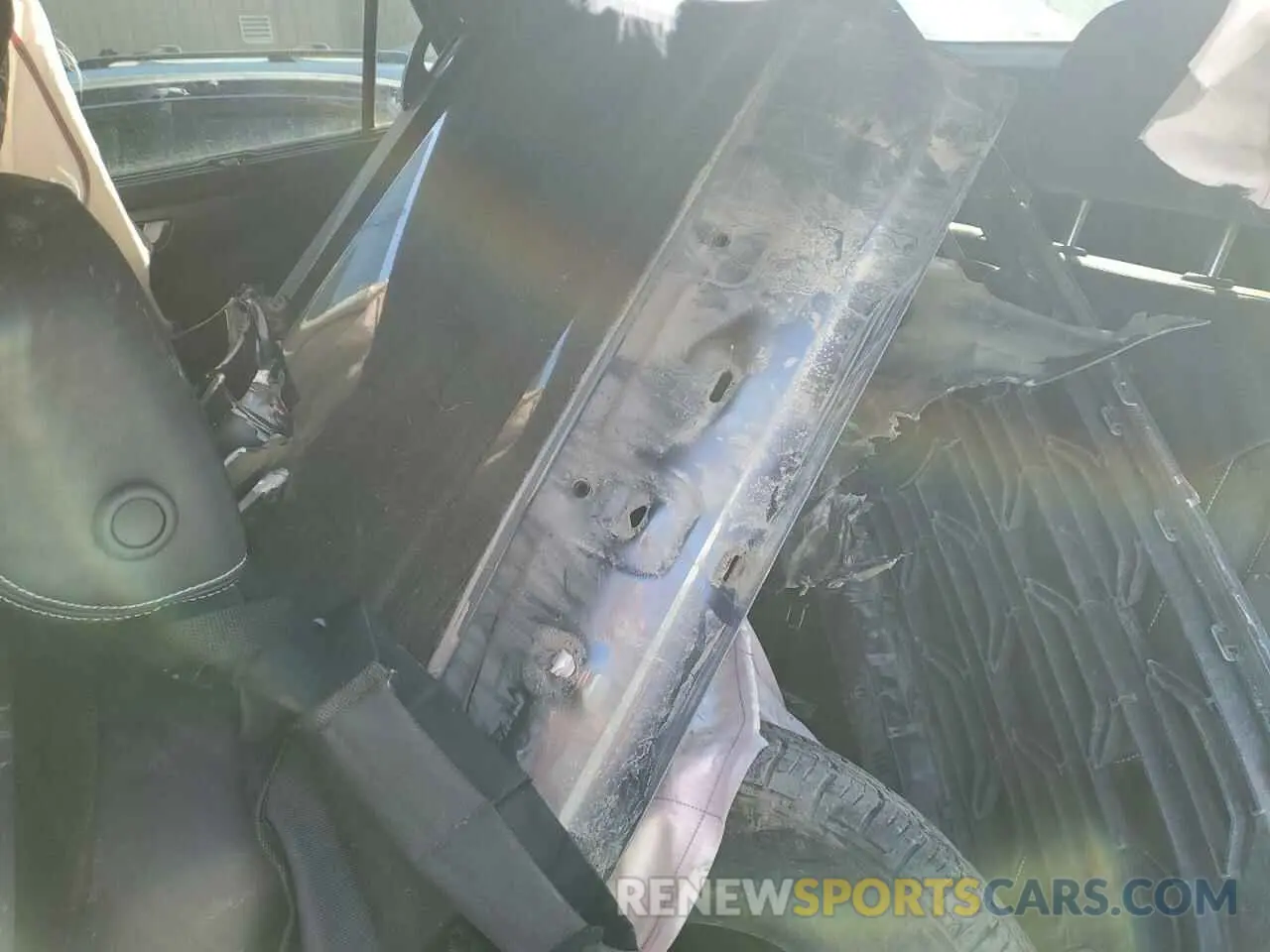 10 Photograph of a damaged car 1V2HE2CA4RC201138 VOLKSWAGEN ATLAS 2024