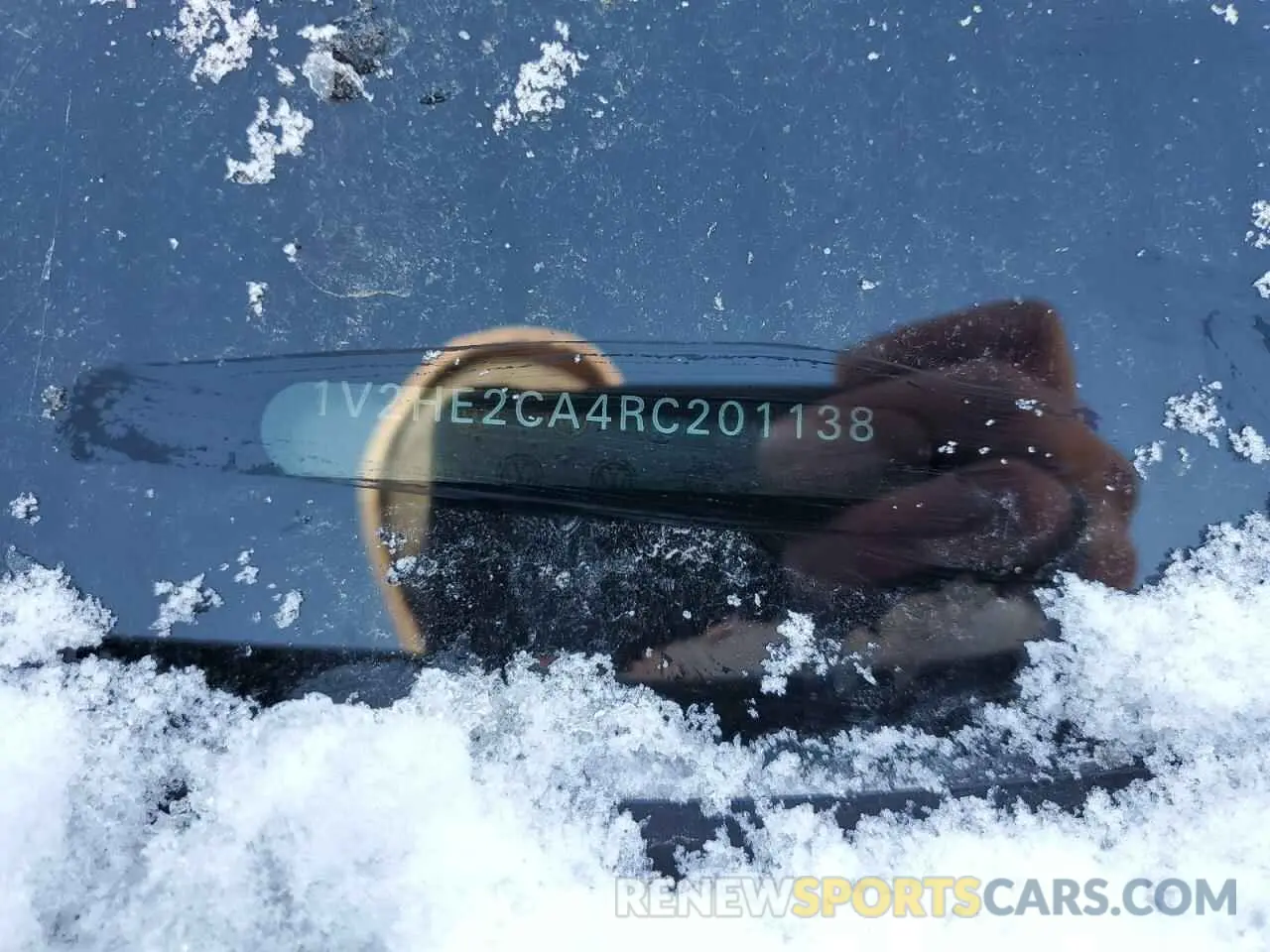 14 Photograph of a damaged car 1V2HE2CA4RC201138 VOLKSWAGEN ATLAS 2024