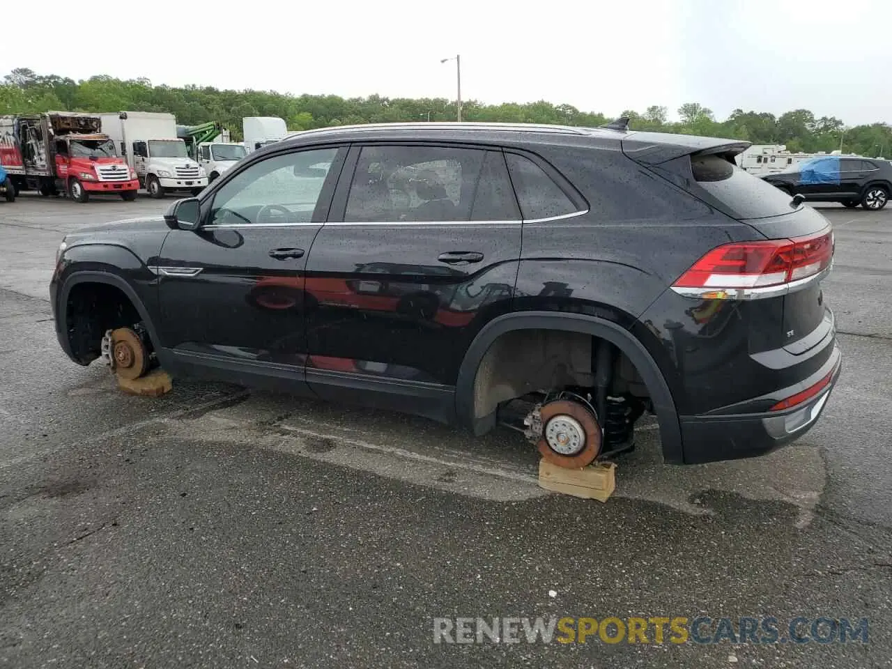 2 Photograph of a damaged car 1V2HE2CA4RC218960 VOLKSWAGEN ATLAS 2024