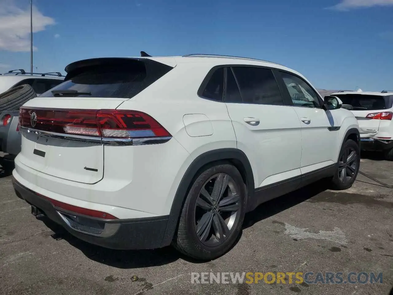 3 Photograph of a damaged car 1V2HE2CA9RC209090 VOLKSWAGEN ATLAS 2024