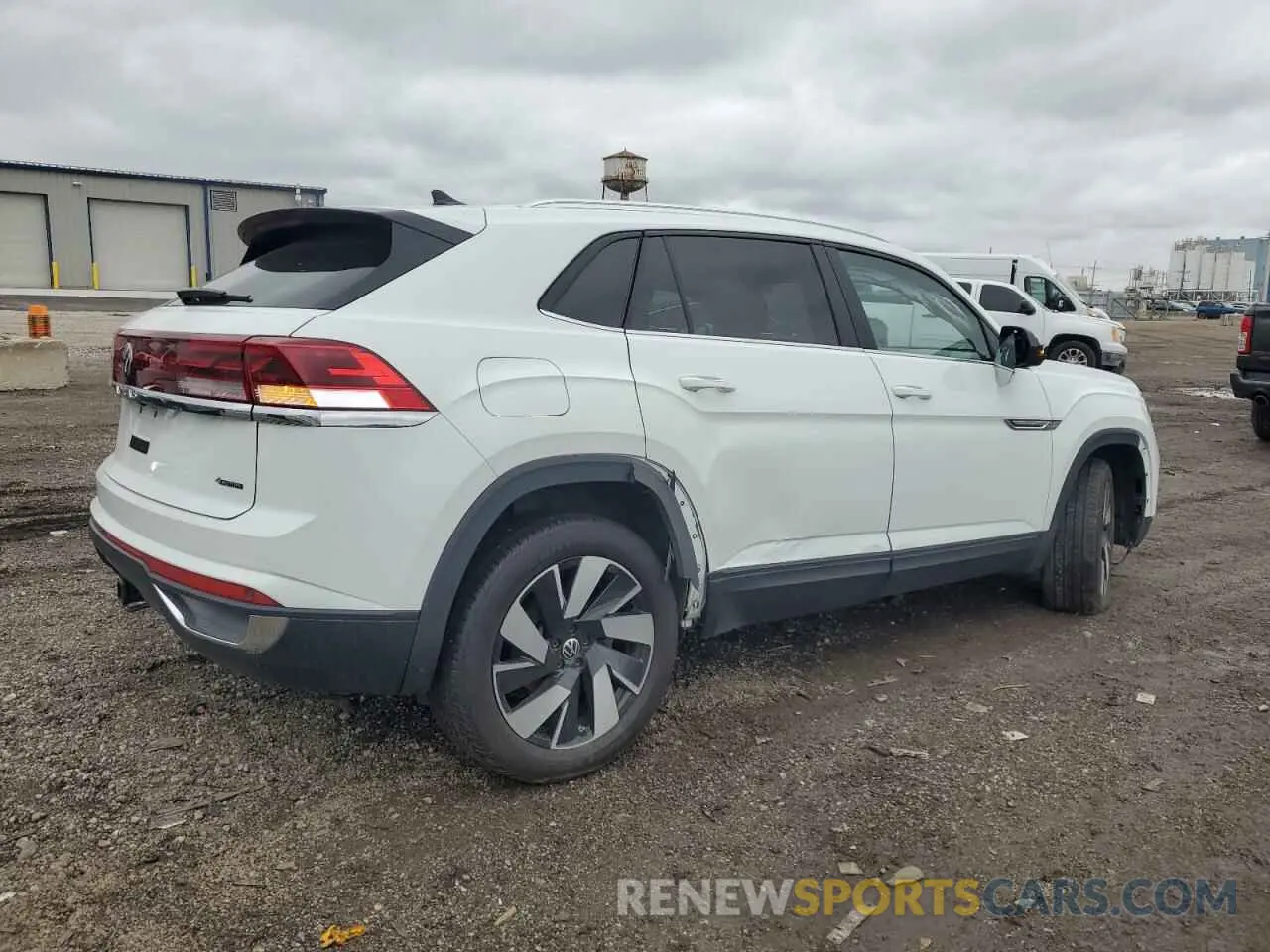 3 Photograph of a damaged car 1V2HE2CA9RC215939 VOLKSWAGEN ATLAS 2024