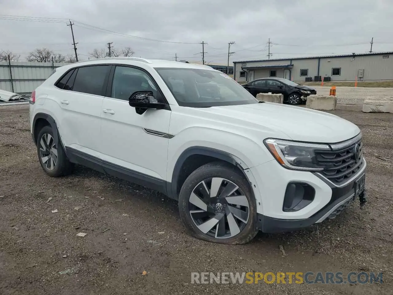 4 Photograph of a damaged car 1V2HE2CA9RC215939 VOLKSWAGEN ATLAS 2024