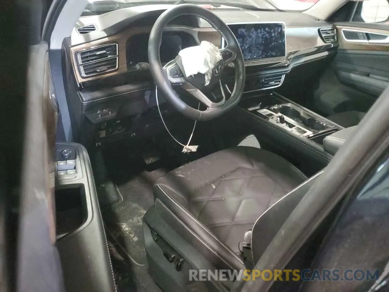 8 Photograph of a damaged car 1V2HR2CA0RC598335 VOLKSWAGEN ATLAS 2024
