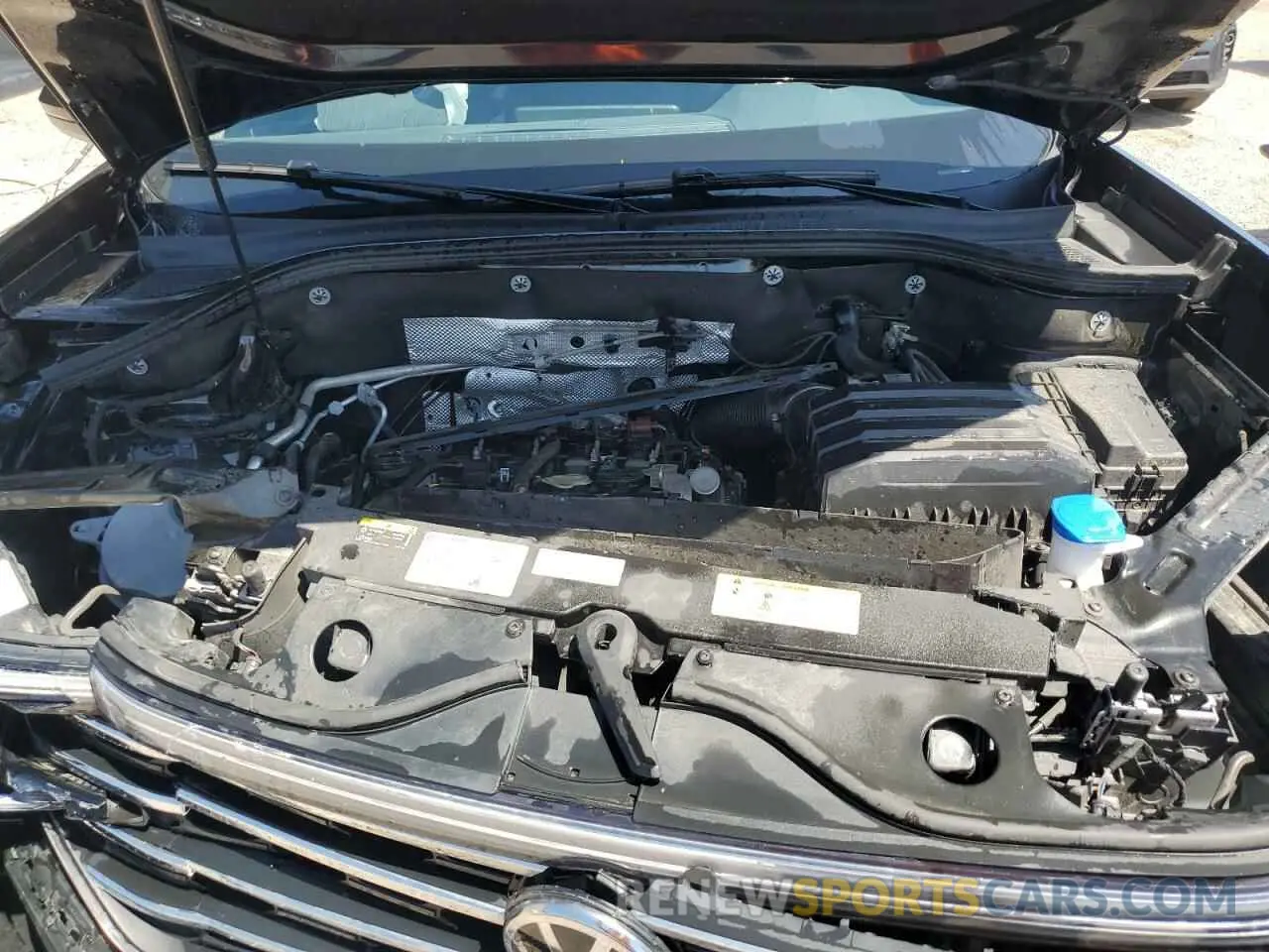 12 Photograph of a damaged car 1V2HR2CA1RC565781 VOLKSWAGEN ATLAS 2024