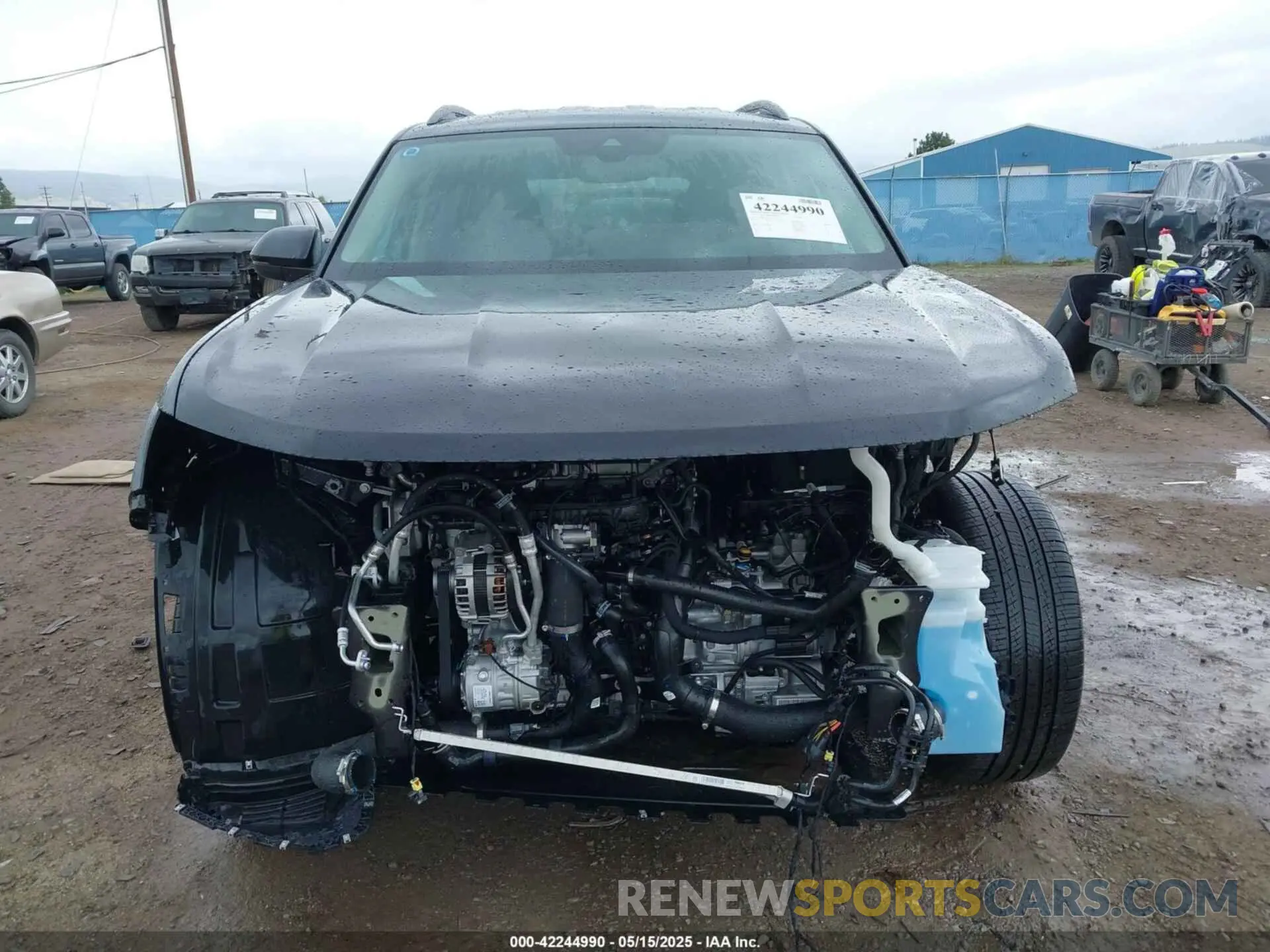 13 Photograph of a damaged car 1V2HR2CA1RC623002 VOLKSWAGEN ATLAS 2024