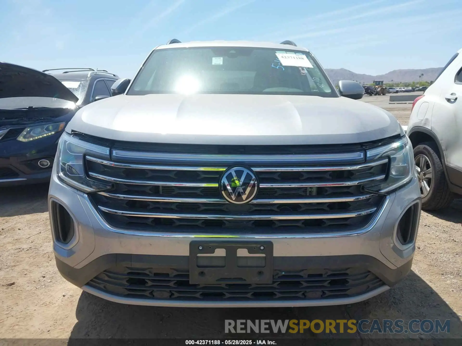 12 Photograph of a damaged car 1V2HR2CA2RC568429 VOLKSWAGEN ATLAS 2024