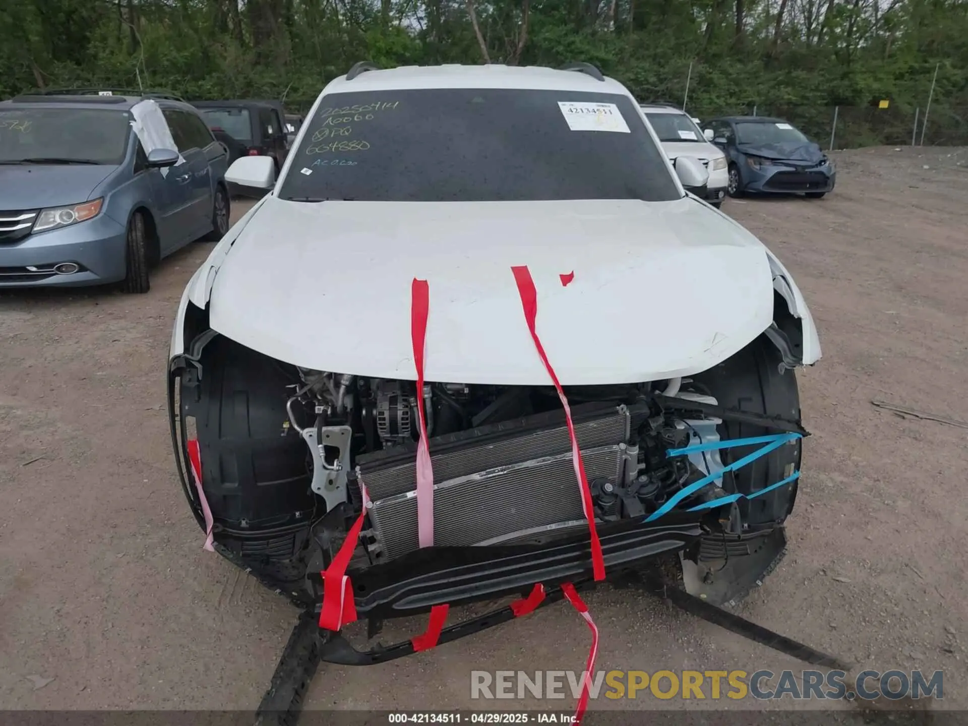 6 Photograph of a damaged car 1V2HR2CA2RC604880 VOLKSWAGEN ATLAS 2024