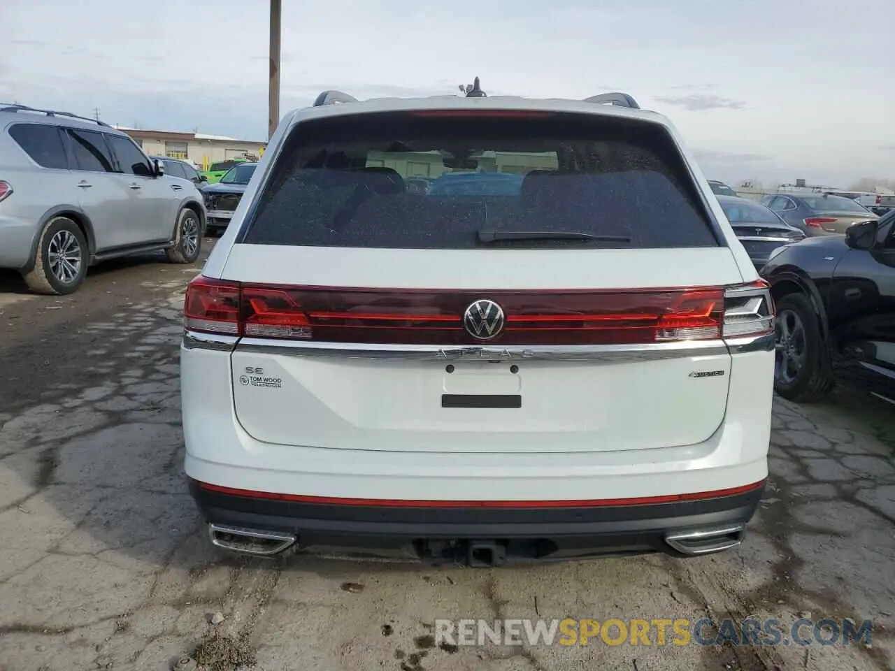 6 Photograph of a damaged car 1V2HR2CA3RC500835 VOLKSWAGEN ATLAS 2024
