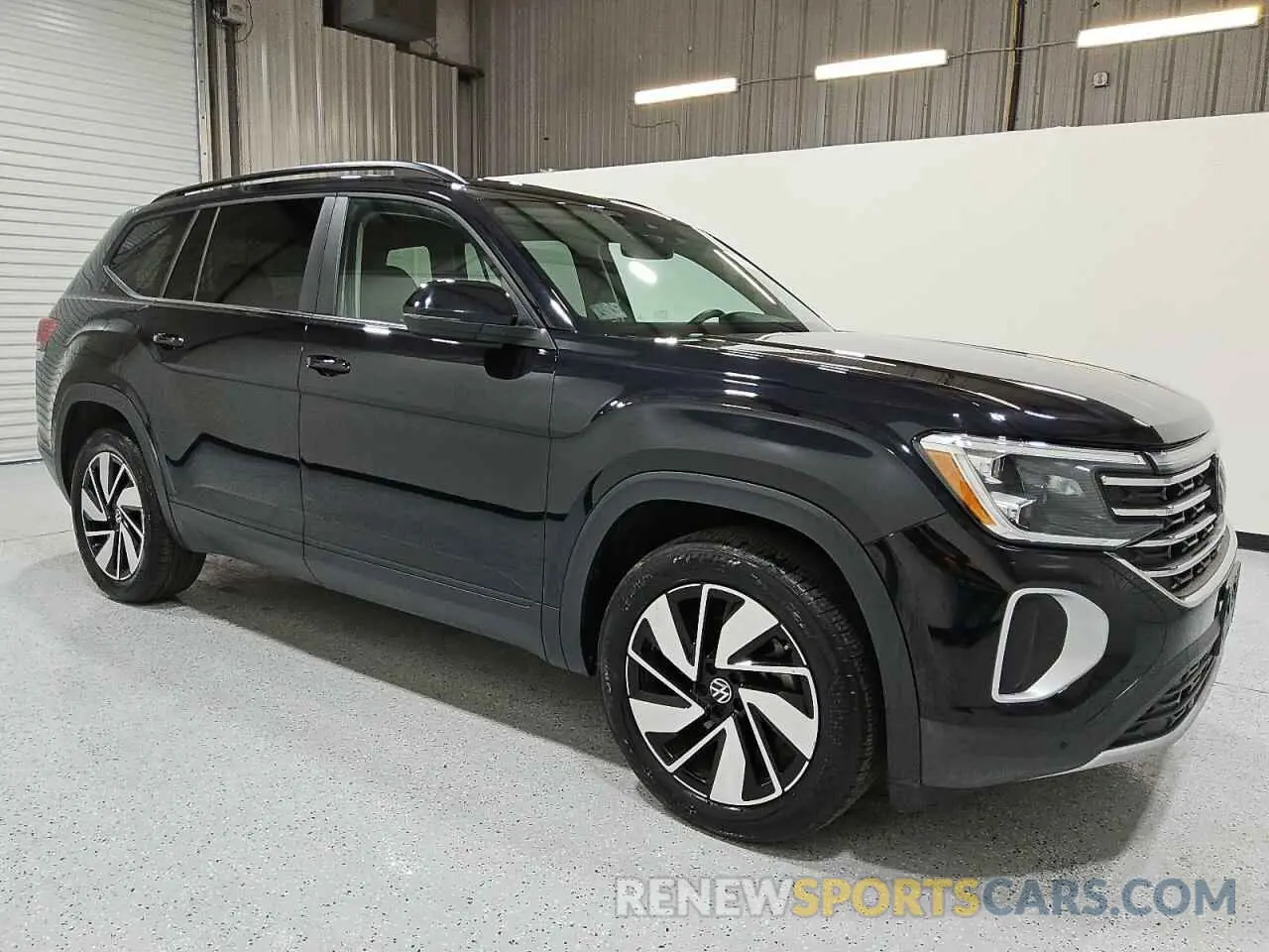 4 Photograph of a damaged car 1V2HR2CA3RC539232 VOLKSWAGEN ATLAS 2024