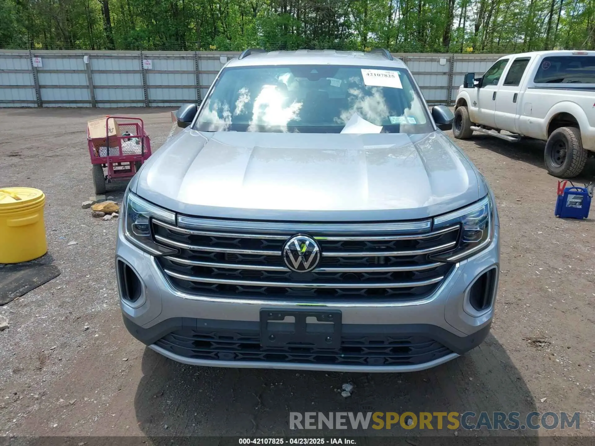 12 Photograph of a damaged car 1V2HR2CA4RC577309 VOLKSWAGEN ATLAS 2024