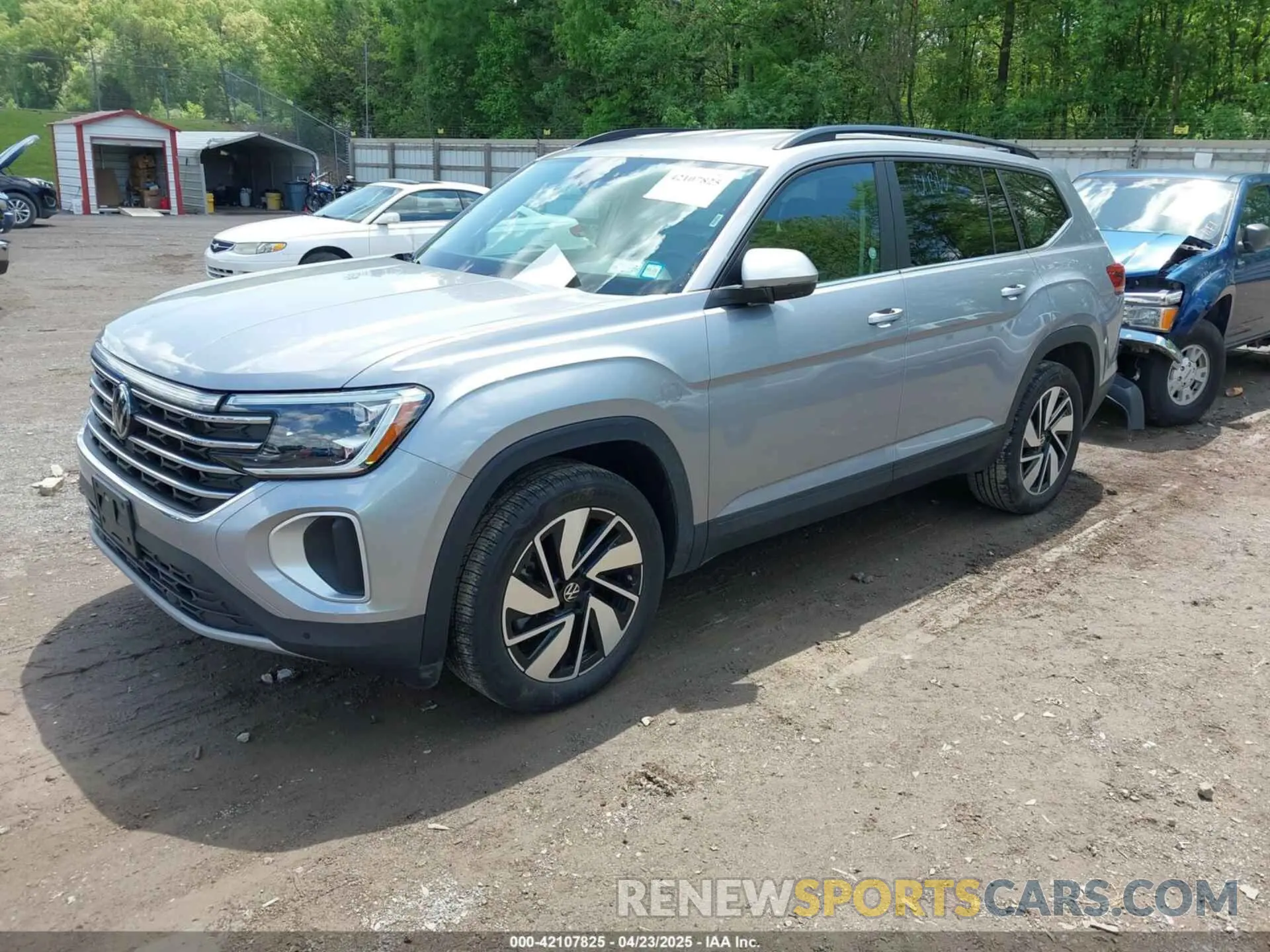2 Photograph of a damaged car 1V2HR2CA4RC577309 VOLKSWAGEN ATLAS 2024