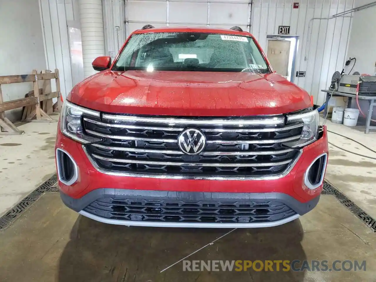 5 Photograph of a damaged car 1V2HR2CA4RC594899 VOLKSWAGEN ATLAS 2024