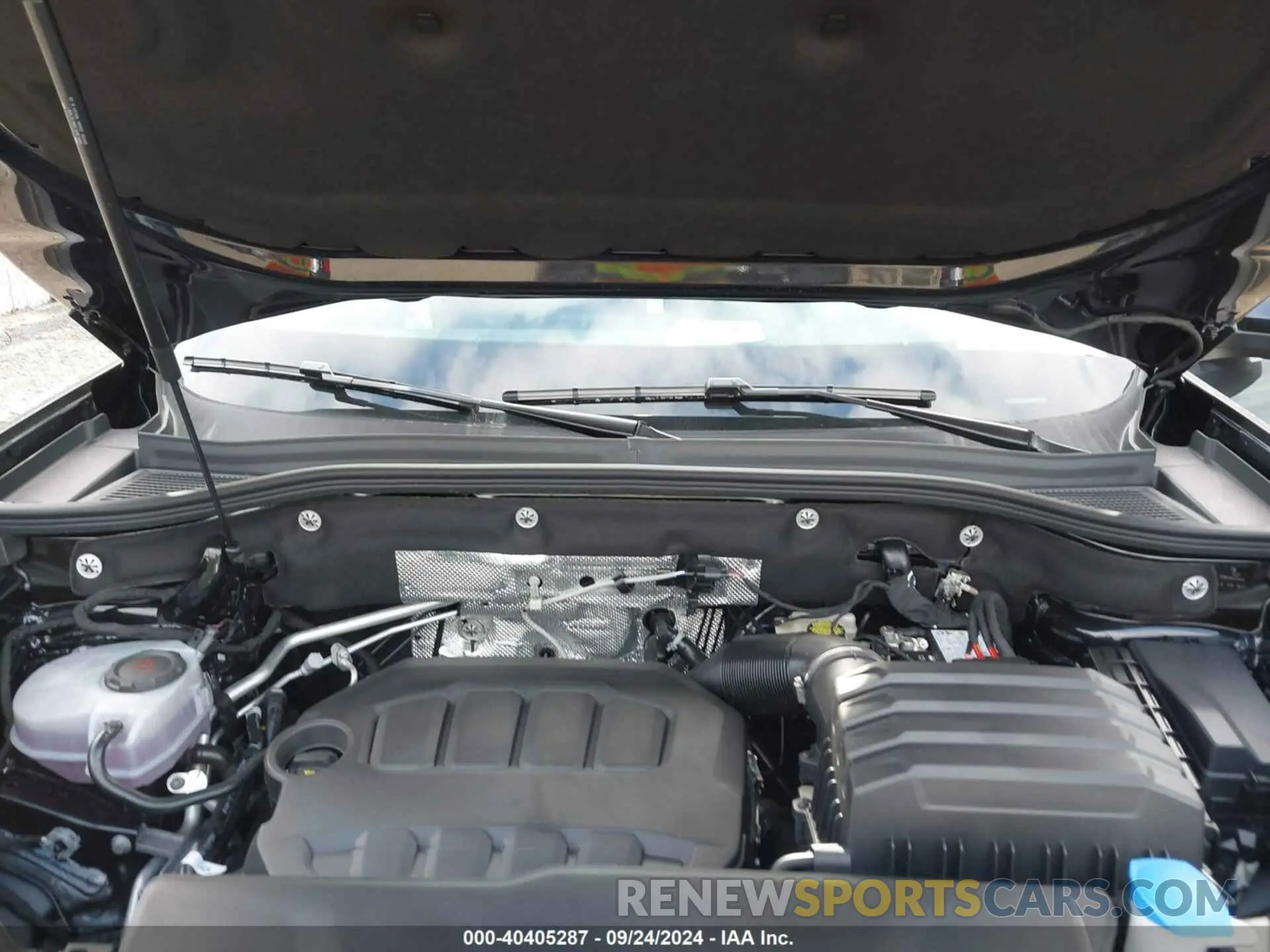 10 Photograph of a damaged car 1V2HR2CA4RC604783 VOLKSWAGEN ATLAS 2024