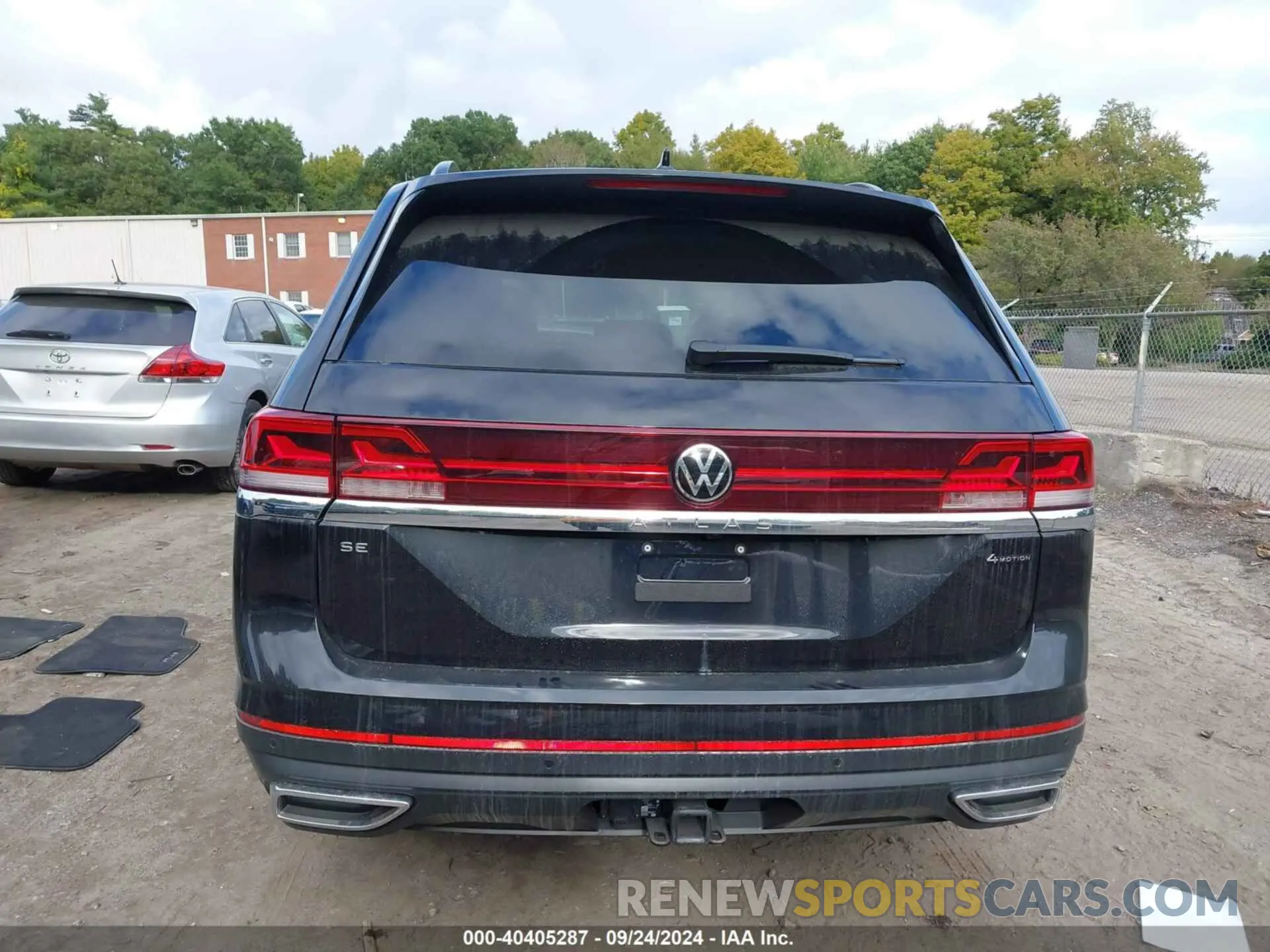16 Photograph of a damaged car 1V2HR2CA4RC604783 VOLKSWAGEN ATLAS 2024