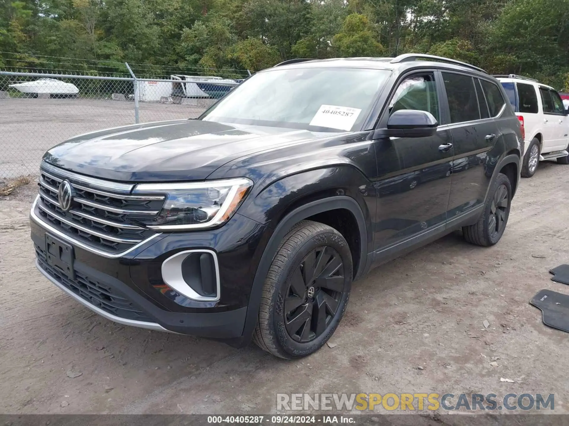 2 Photograph of a damaged car 1V2HR2CA4RC604783 VOLKSWAGEN ATLAS 2024