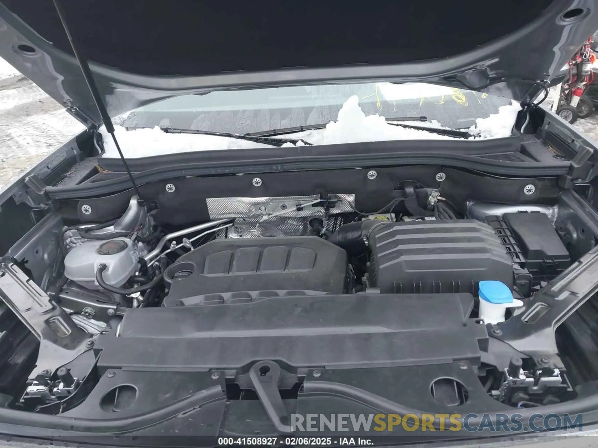 10 Photograph of a damaged car 1V2HR2CA5RC573575 VOLKSWAGEN ATLAS 2024