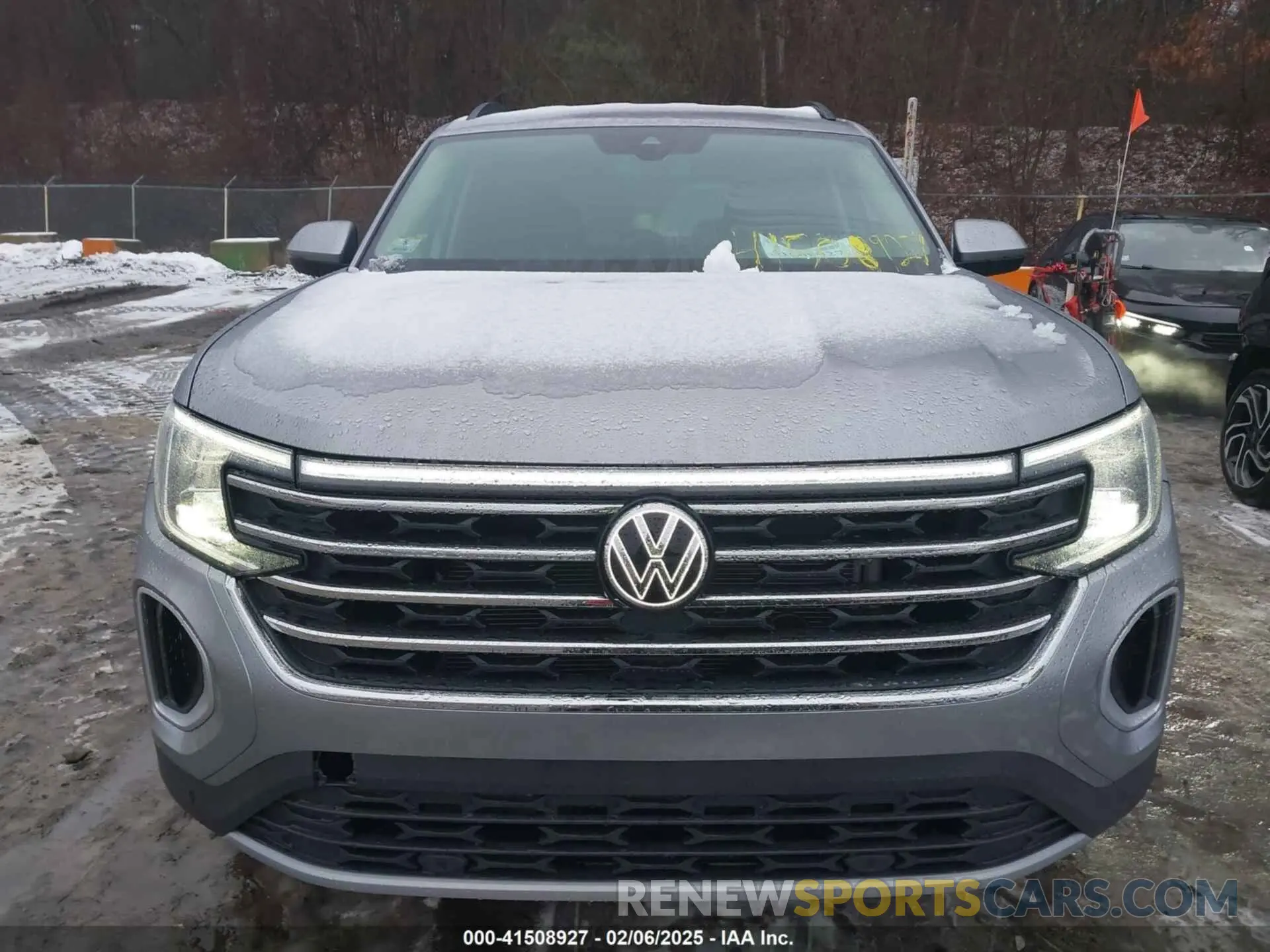 12 Photograph of a damaged car 1V2HR2CA5RC573575 VOLKSWAGEN ATLAS 2024