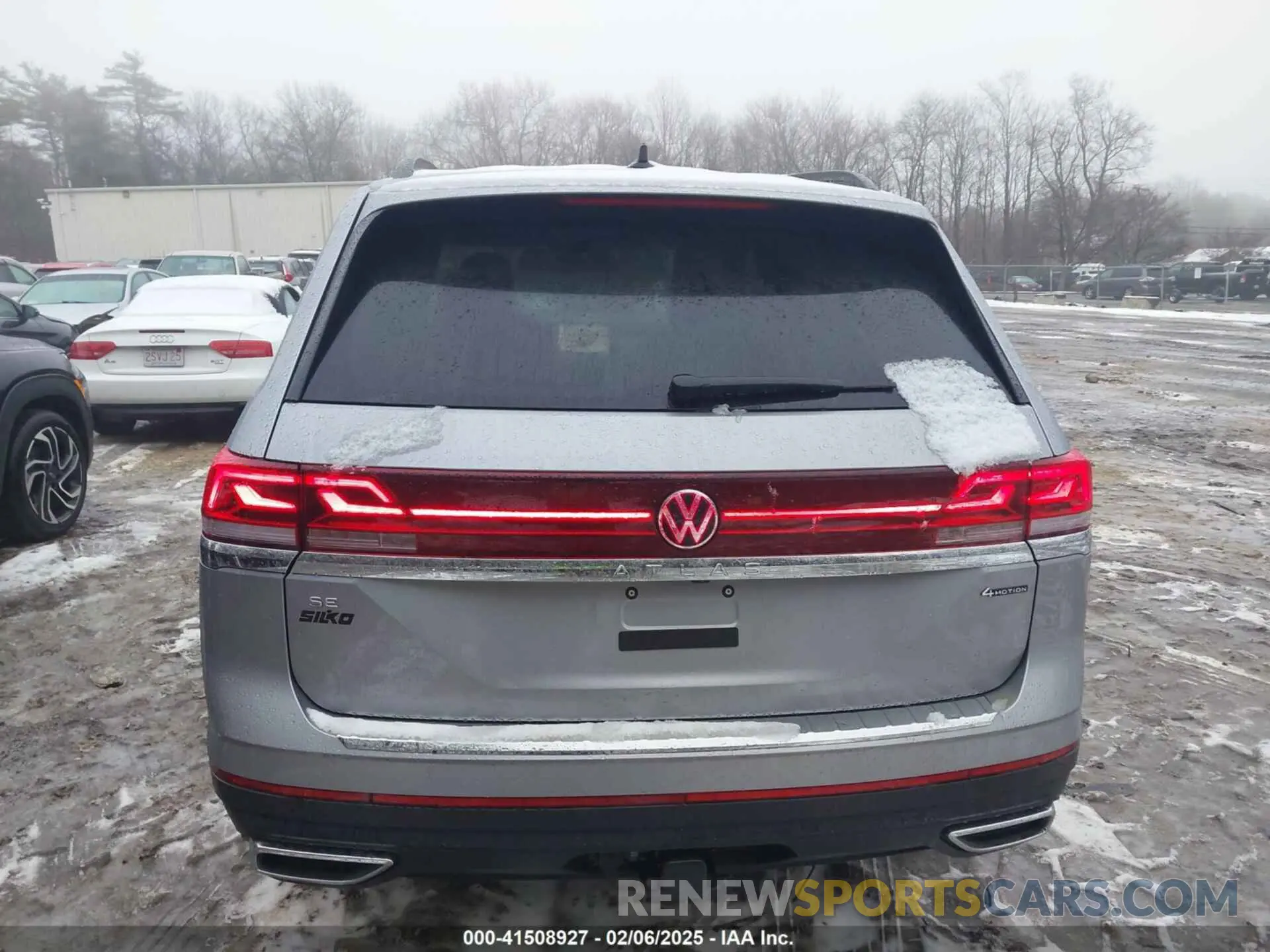 16 Photograph of a damaged car 1V2HR2CA5RC573575 VOLKSWAGEN ATLAS 2024