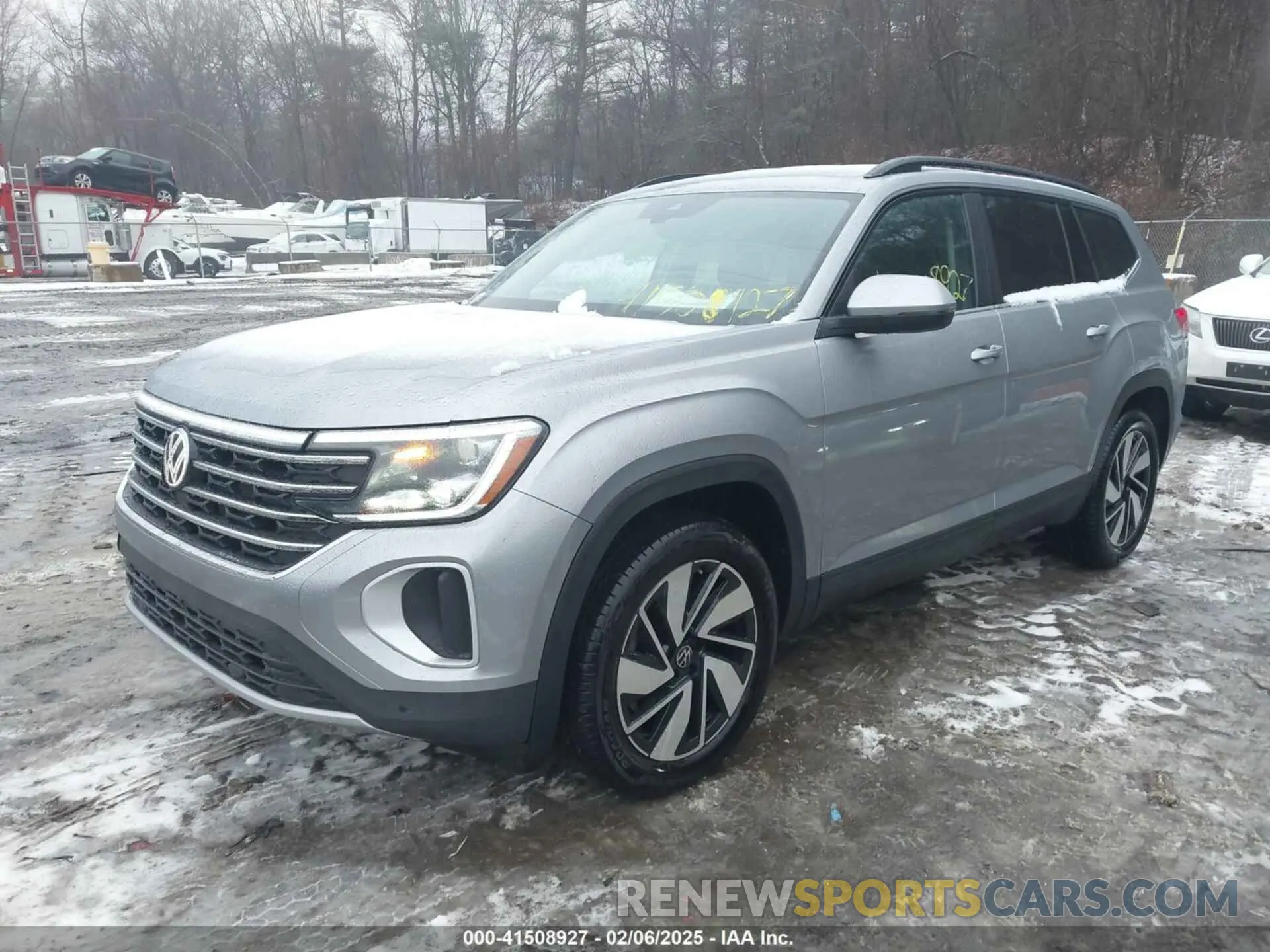 2 Photograph of a damaged car 1V2HR2CA5RC573575 VOLKSWAGEN ATLAS 2024