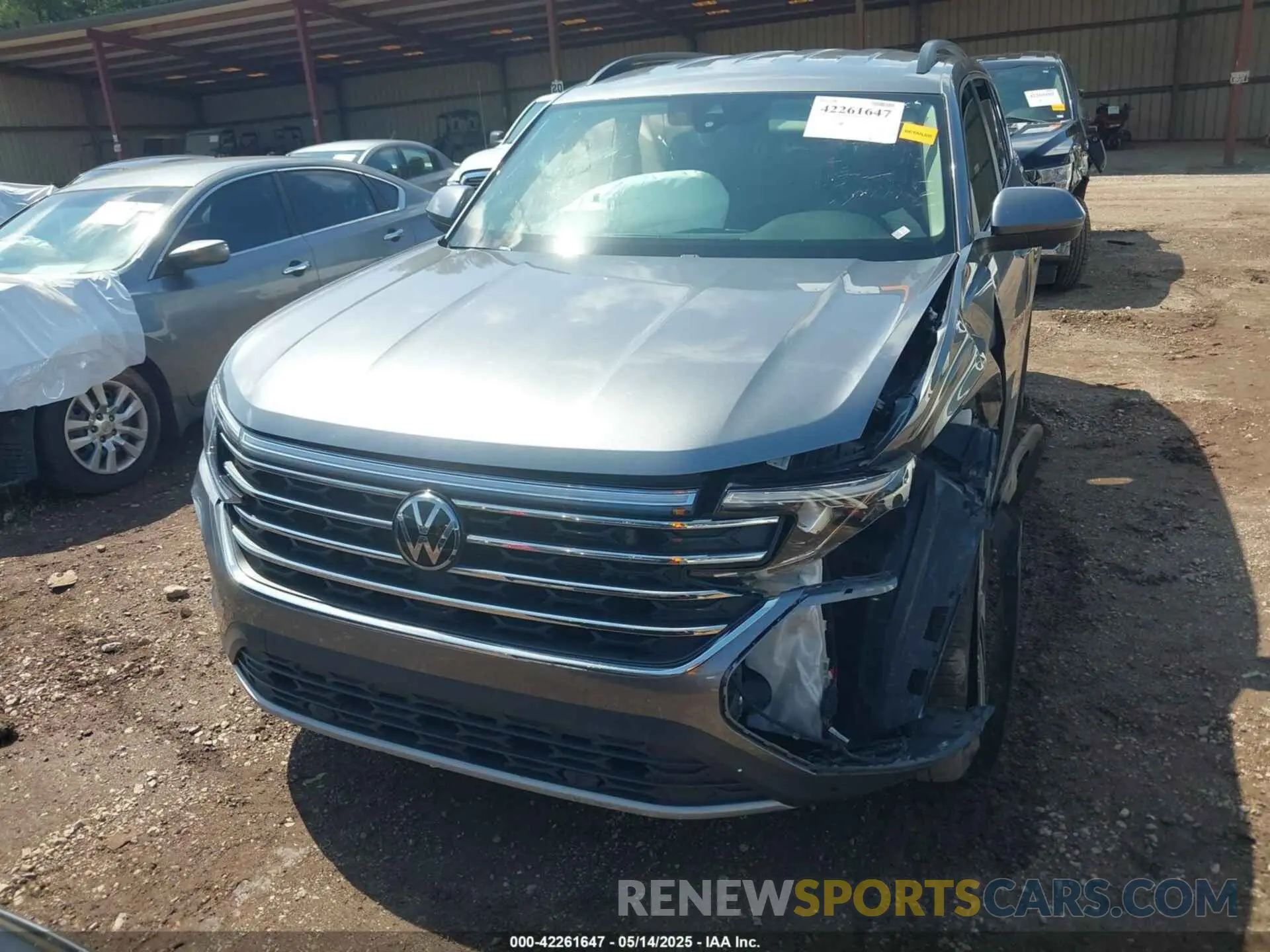 11 Photograph of a damaged car 1V2HR2CA8RC535094 VOLKSWAGEN ATLAS 2024