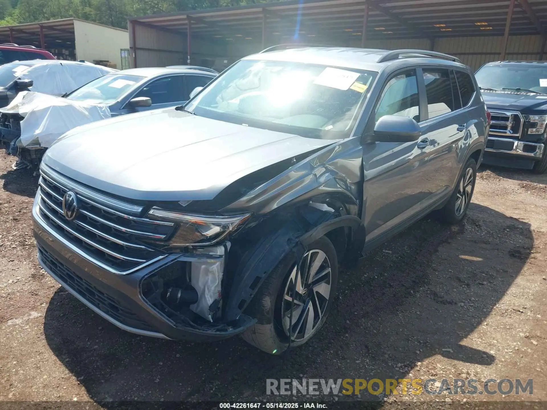 2 Photograph of a damaged car 1V2HR2CA8RC535094 VOLKSWAGEN ATLAS 2024