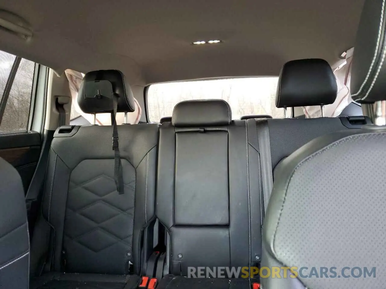 10 Photograph of a damaged car 1V2HR2CA9RC541812 VOLKSWAGEN ATLAS 2024