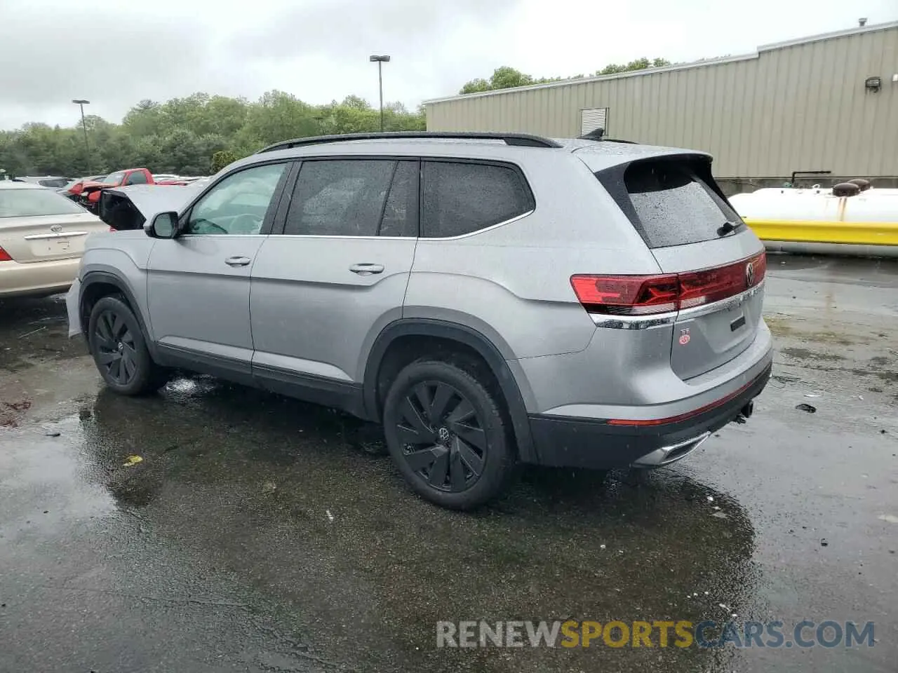 2 Photograph of a damaged car 1V2HR2CAXRC525442 VOLKSWAGEN ATLAS 2024
