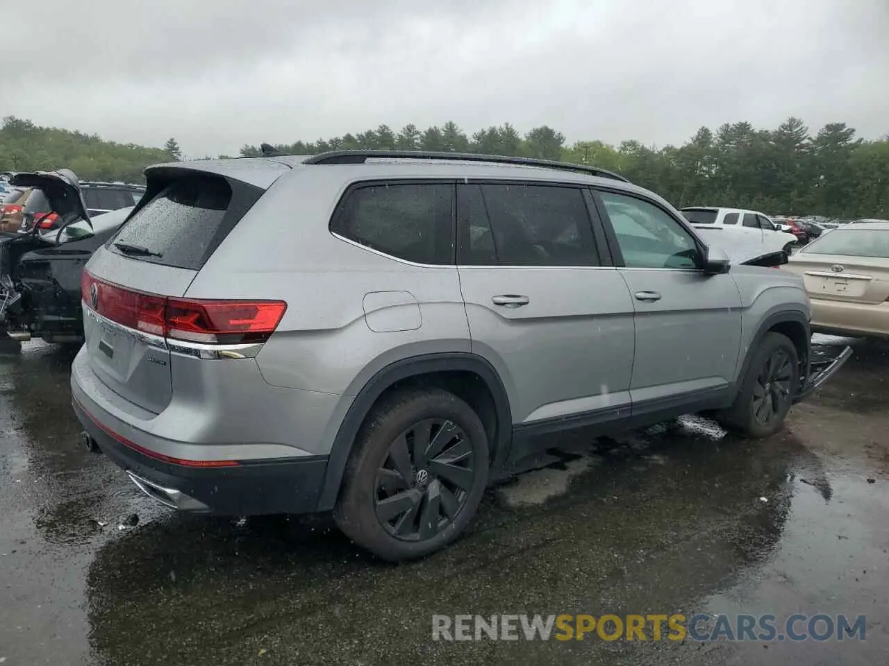 3 Photograph of a damaged car 1V2HR2CAXRC525442 VOLKSWAGEN ATLAS 2024