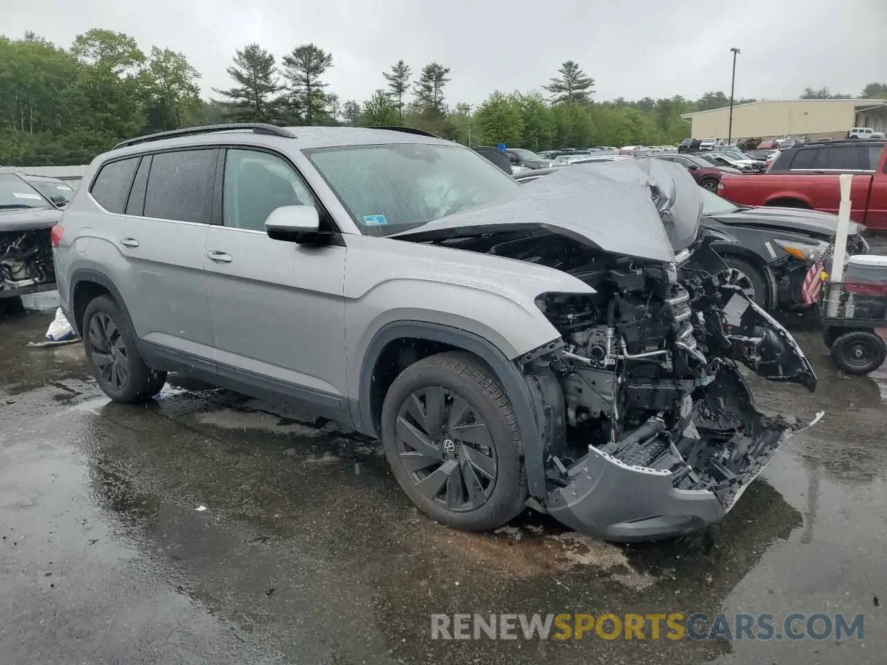 4 Photograph of a damaged car 1V2HR2CAXRC525442 VOLKSWAGEN ATLAS 2024