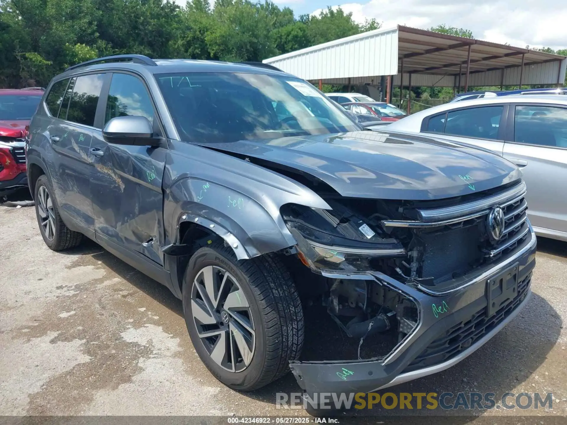 1 Photograph of a damaged car 1V2HR2CAXRC528423 VOLKSWAGEN ATLAS 2024