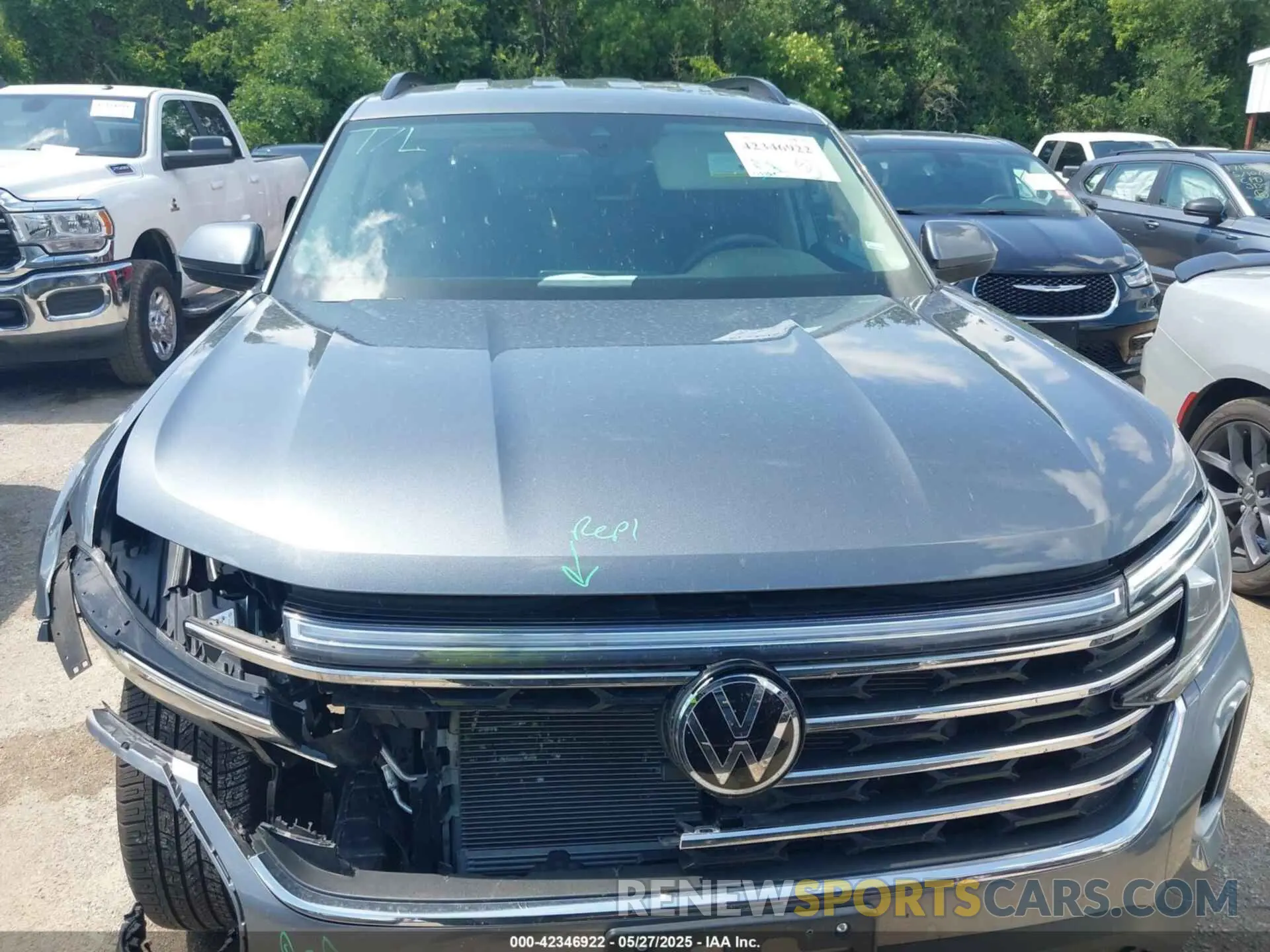 12 Photograph of a damaged car 1V2HR2CAXRC528423 VOLKSWAGEN ATLAS 2024