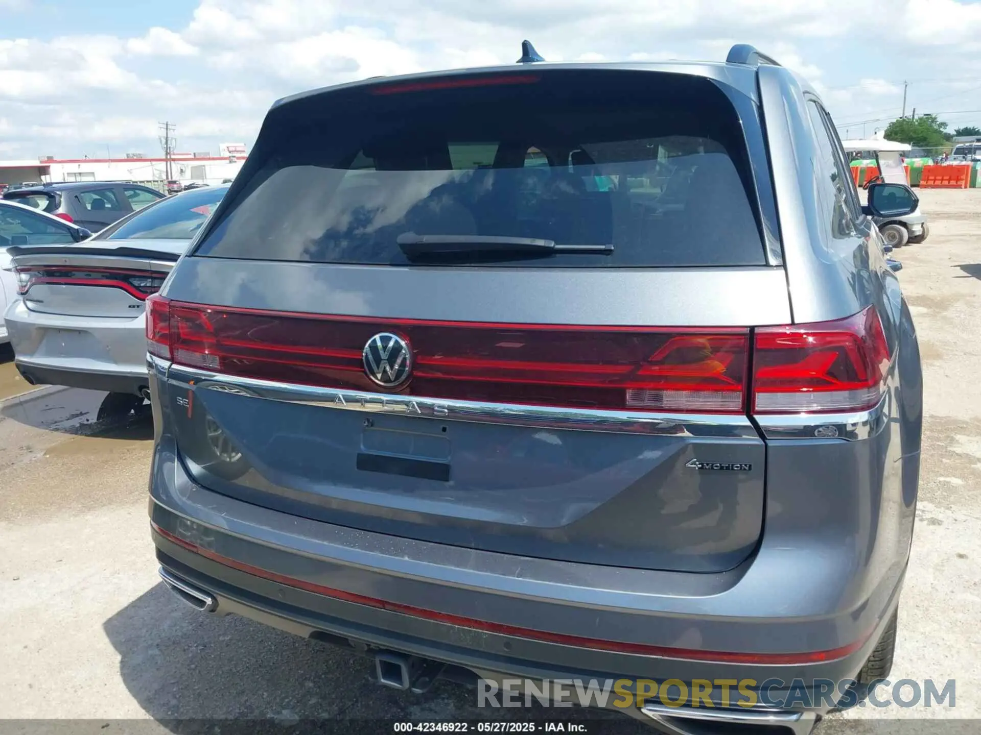 16 Photograph of a damaged car 1V2HR2CAXRC528423 VOLKSWAGEN ATLAS 2024