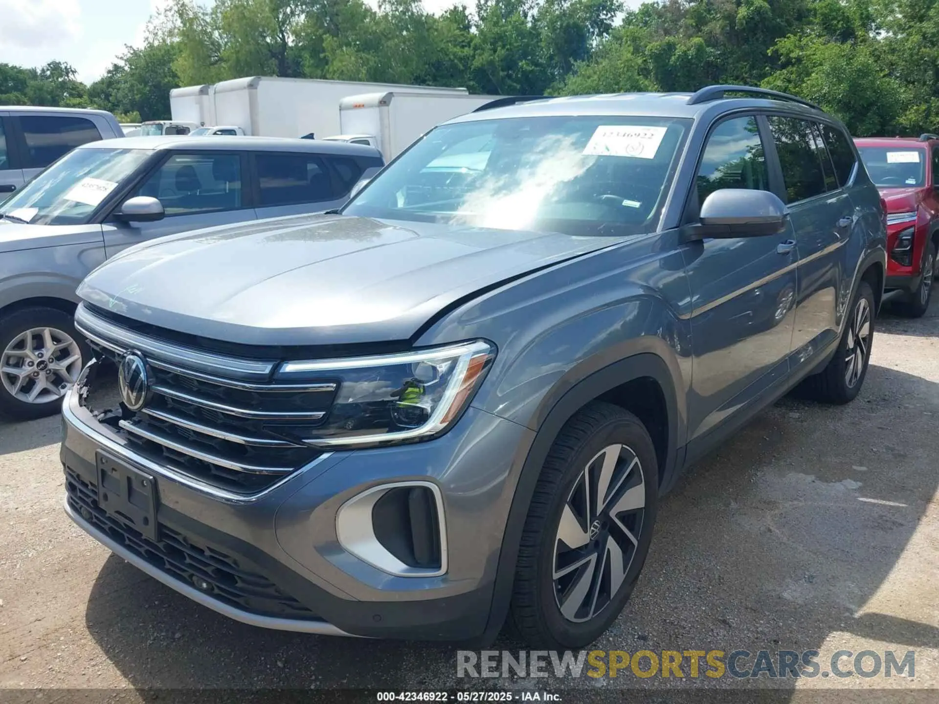 2 Photograph of a damaged car 1V2HR2CAXRC528423 VOLKSWAGEN ATLAS 2024