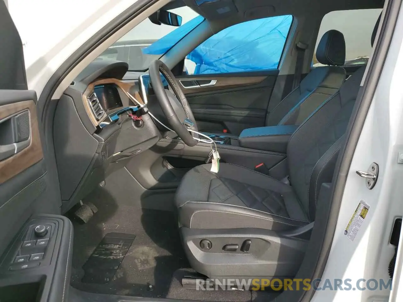 7 Photograph of a damaged car 1V2HR2CAXRC571675 VOLKSWAGEN ATLAS 2024